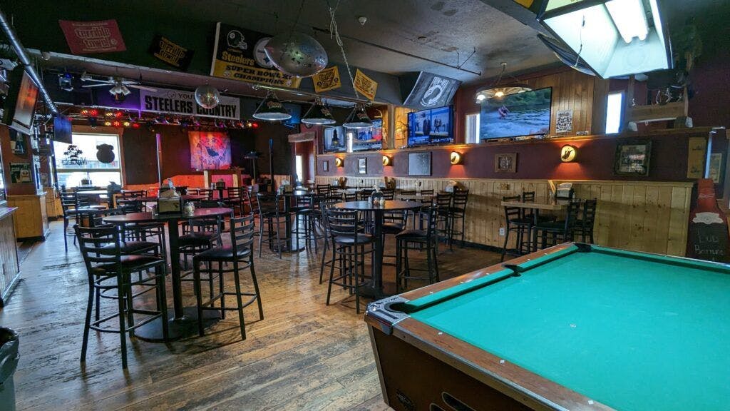 wild-west-pizzeria-and-saloon-004