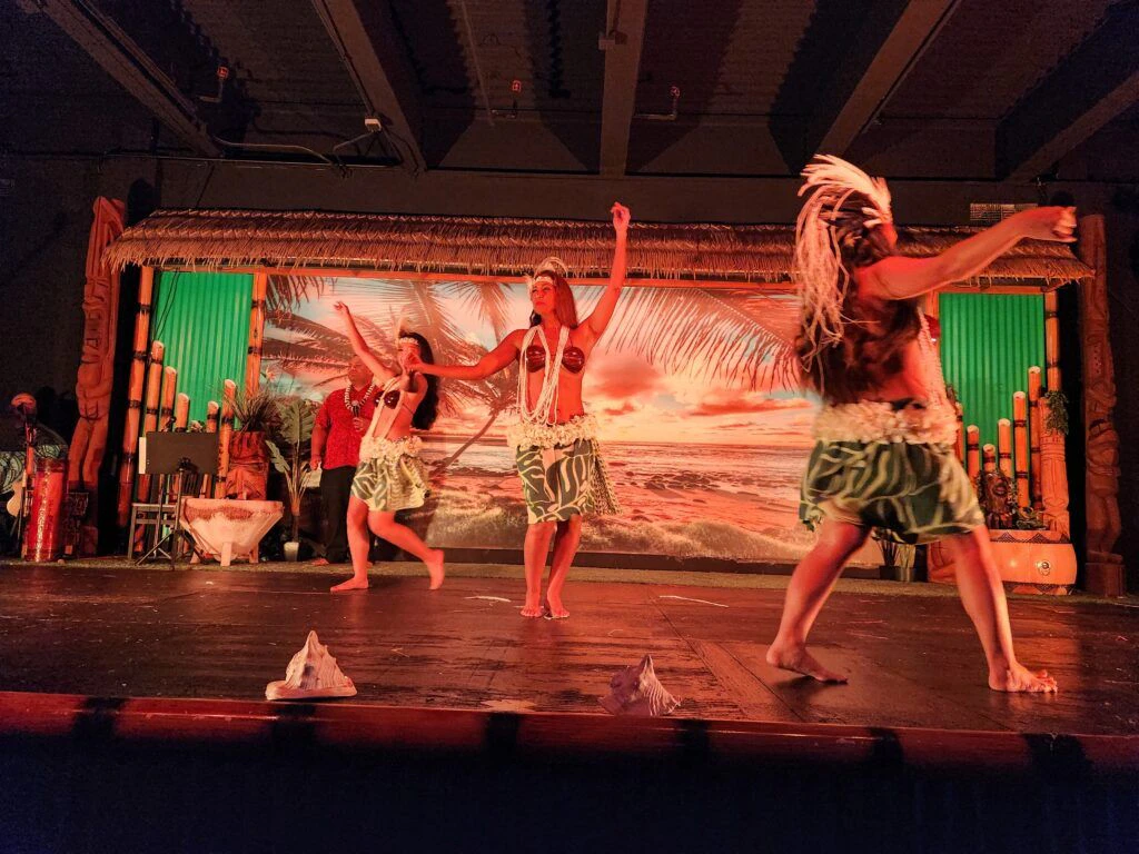 polynesian-fire-luau-and-dinner-show-004