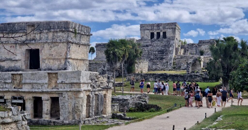 tulum-archaeological-site-on-riviera-maya-004