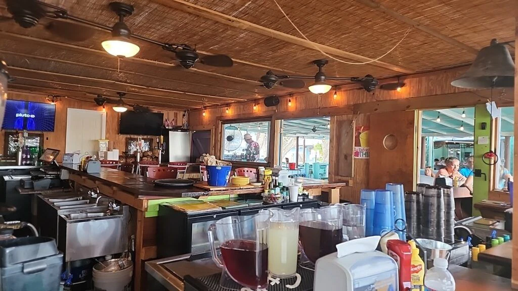 hidden-treasure-rum-bar-and-grill-004