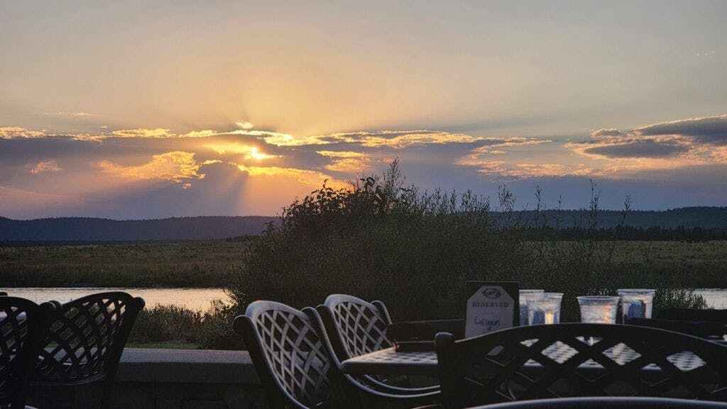 last-chance-bar-and-grill-at-trouthunter-002