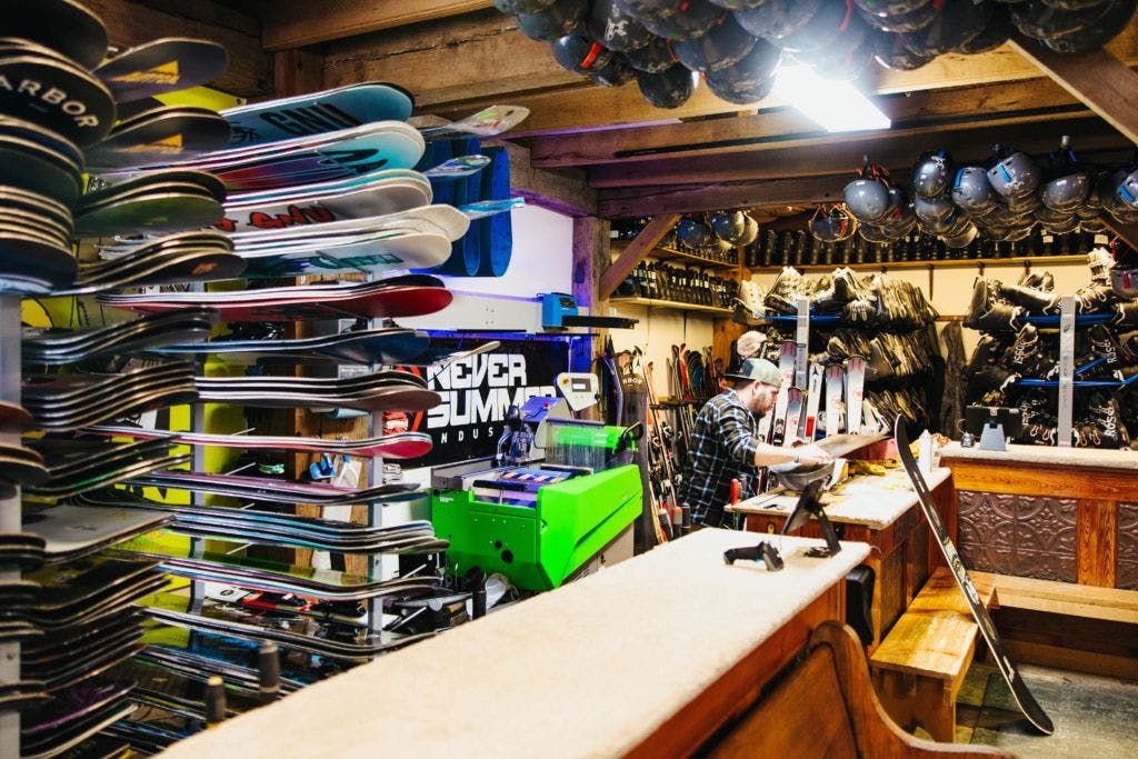 Elk River Snowboard & Ski Rentals