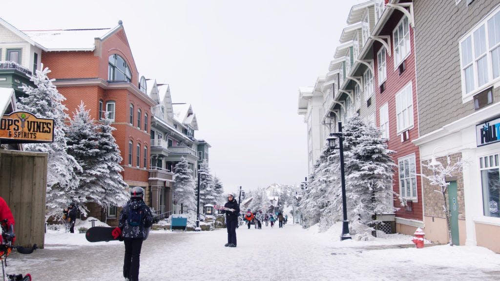 snowshoe-village-013