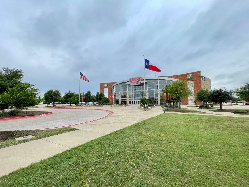 h-e-b-center-at-cedar-park-004