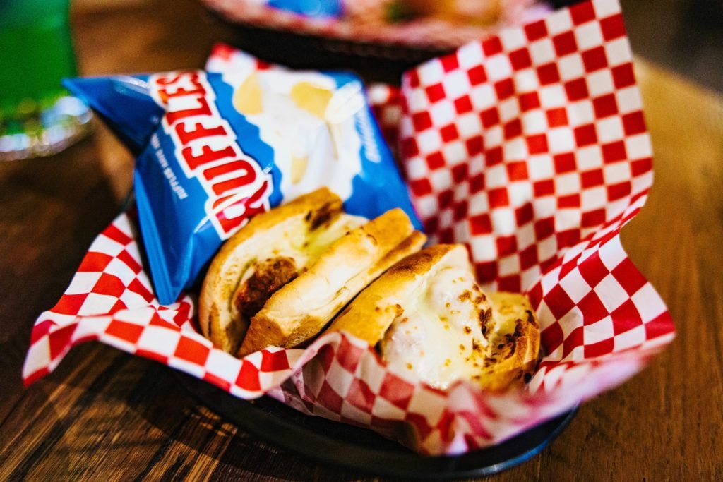 the-locker-room-sports-bar-025