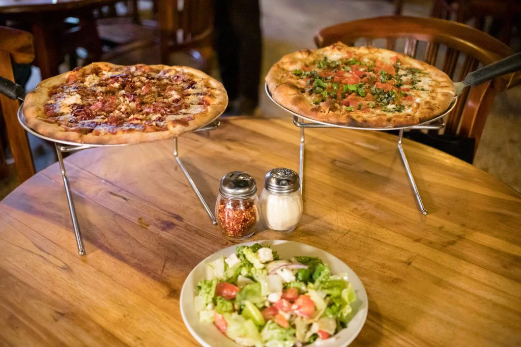 mama-teresa-s-flying-pizza-021