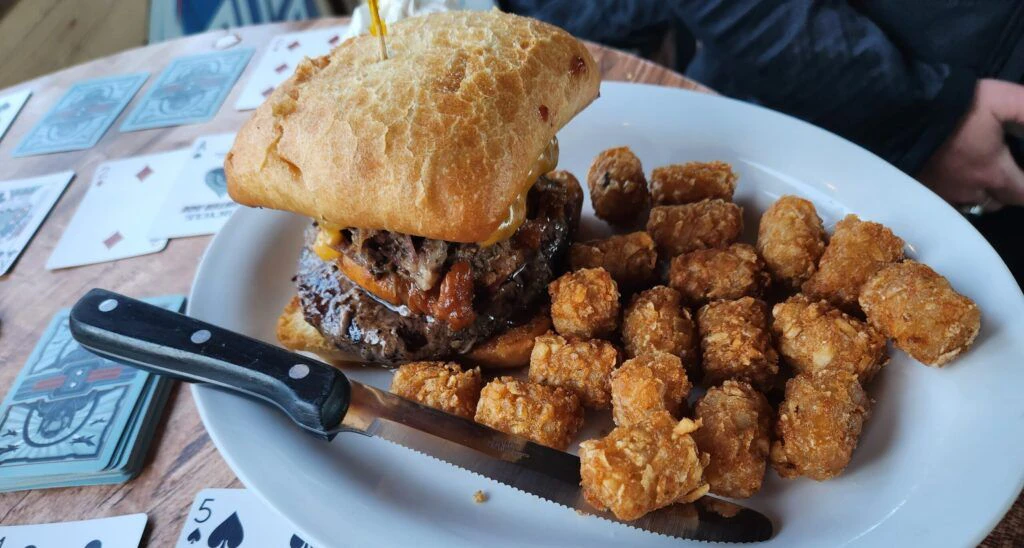 the-dirty-shame-restaurant-and-saloon-004