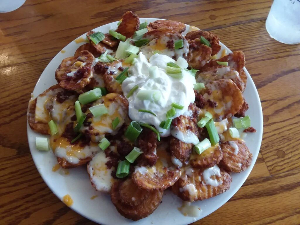 lardos-grill-and-saloon-004