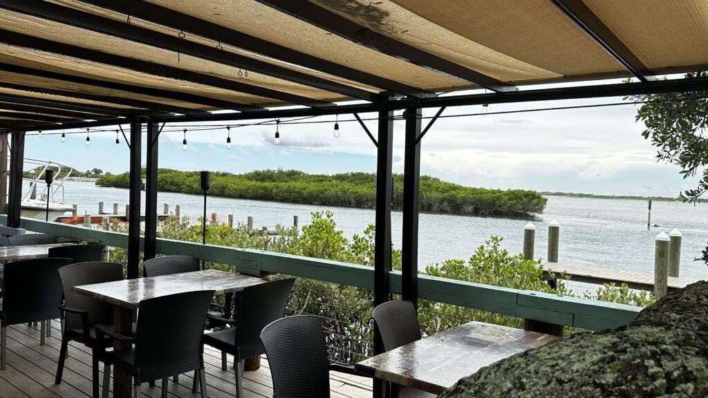 hidden-treasure-rum-bar-and-grill-003