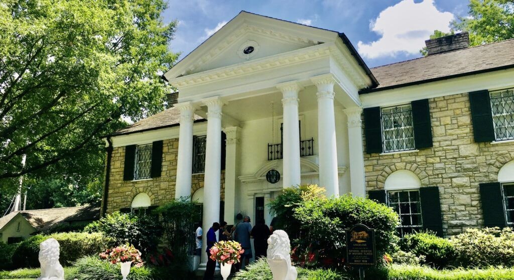 graceland-001