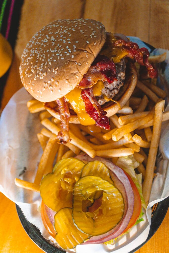 bryan-s-sports-bar-005