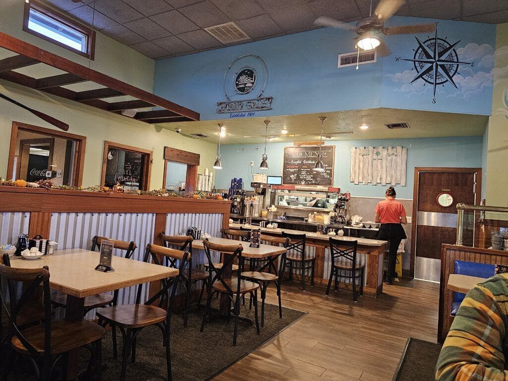 captain-s-galley-004