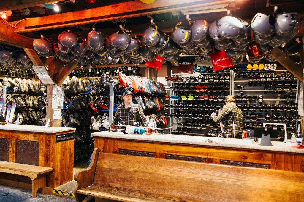 elk-river-snowboard-and-ski-rentals-005