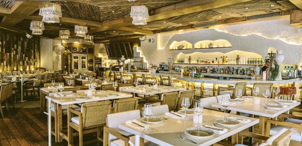 Ilios Greek Restaurant on Quinta Avenida