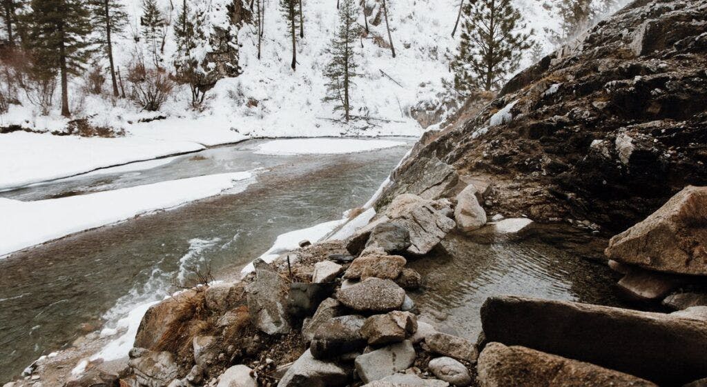 pine-flats-hot-spring-parking-003