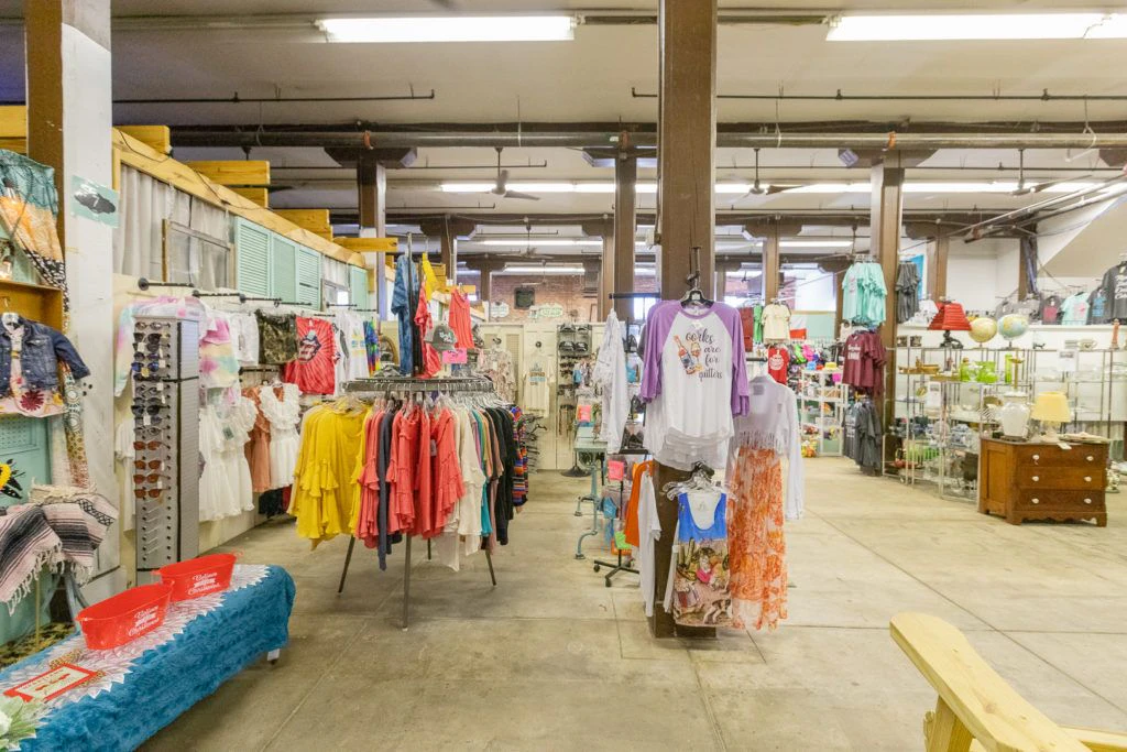 peanut-butter-warehouse-boutique-007