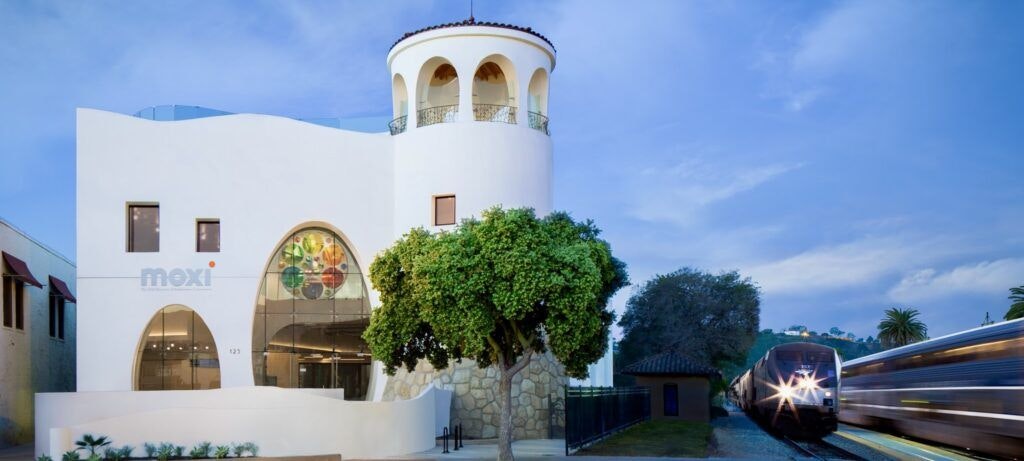 moxi-the-wolf-museum-of-exploration-innovation-001