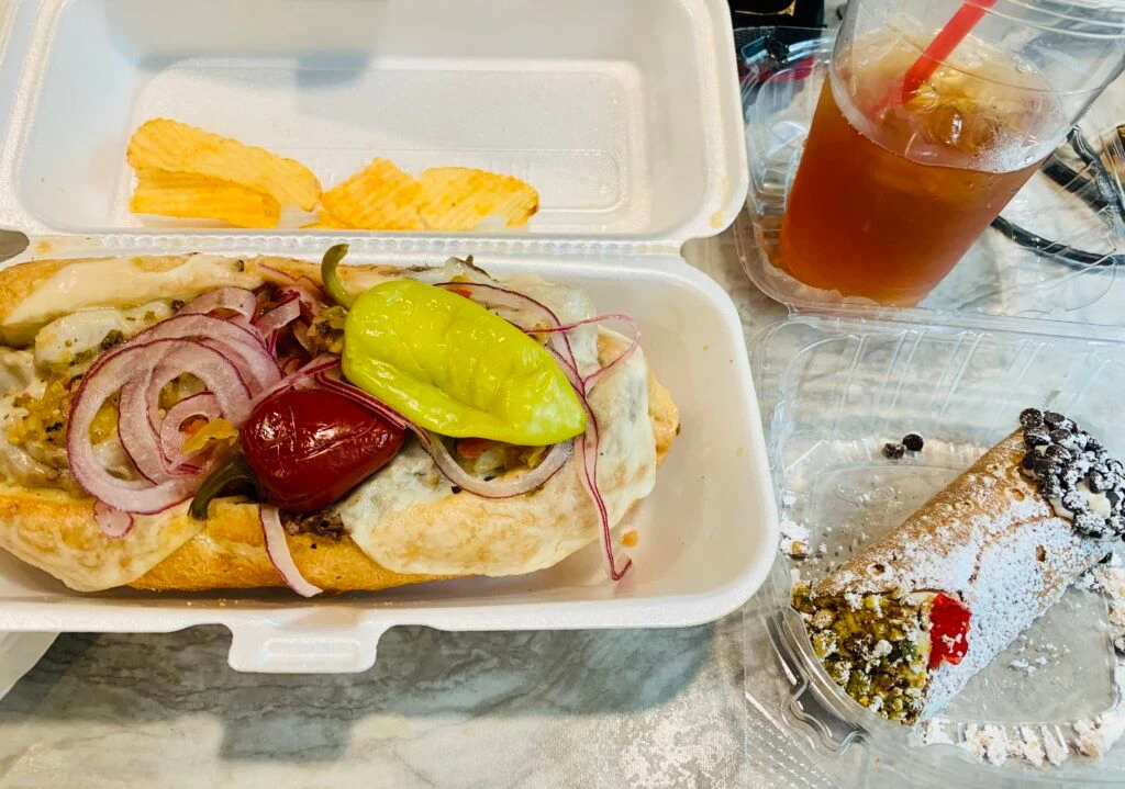 italian-lady-of-pinetop-cannoli-shack-kitchen-002