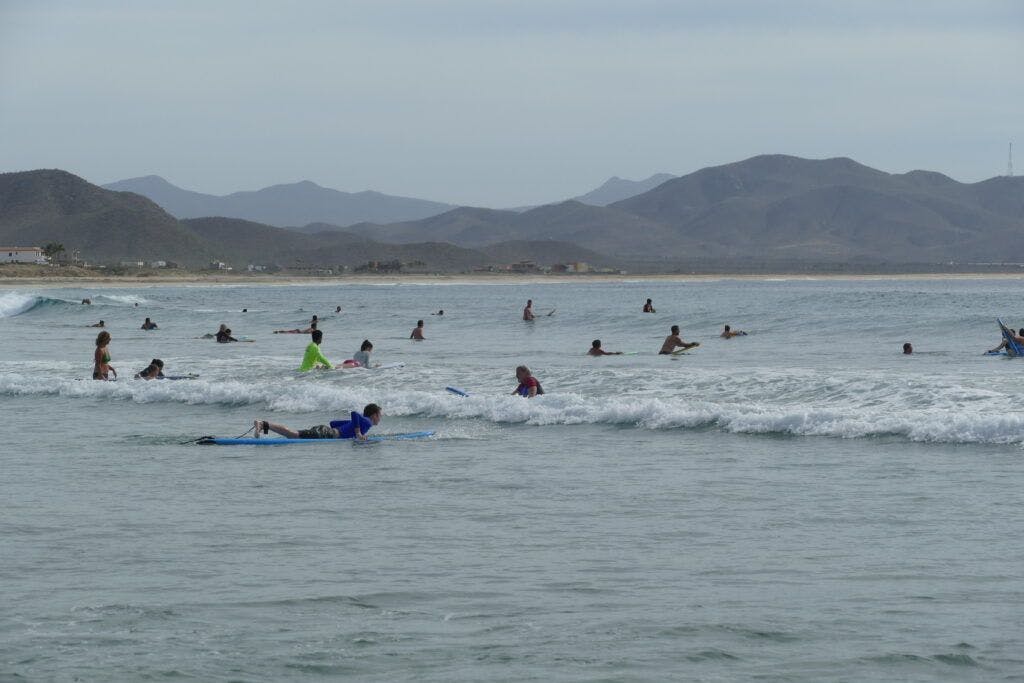 mario-surf-school-002