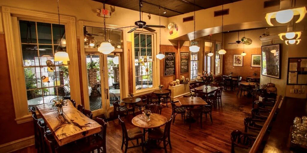 motor-supply-company-bistro-001