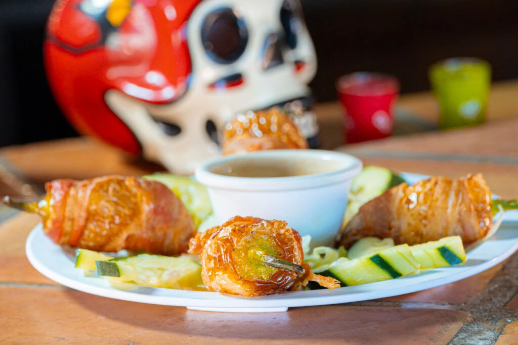 lucky-s-cantina-003