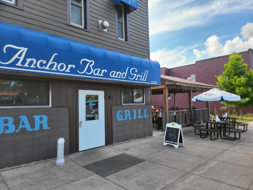 anchor-bar-and-grill-001