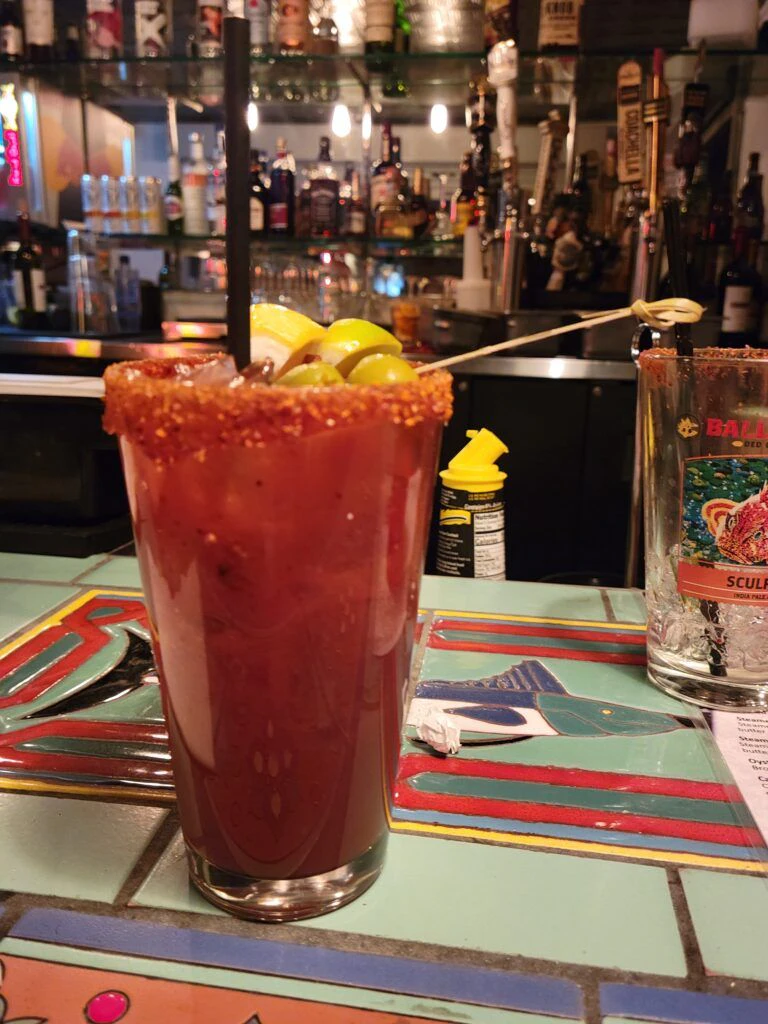 shanghai-reds-bar-and-grill-003