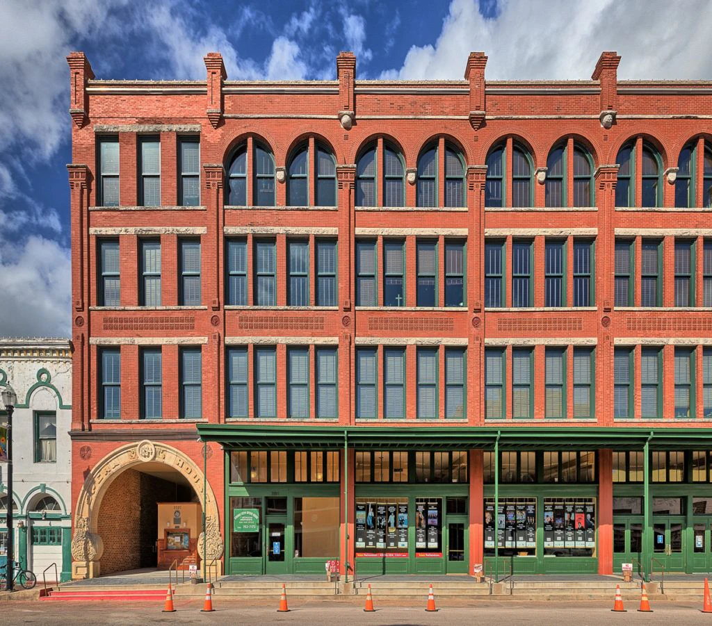 the-grand-1894-opera-house-001