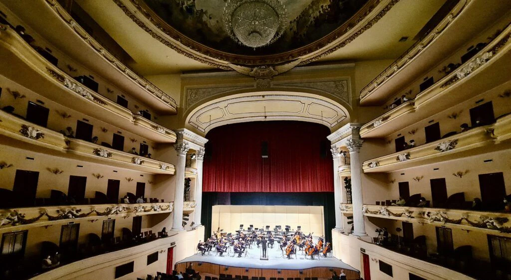 jose-peon-contreras-theater-003