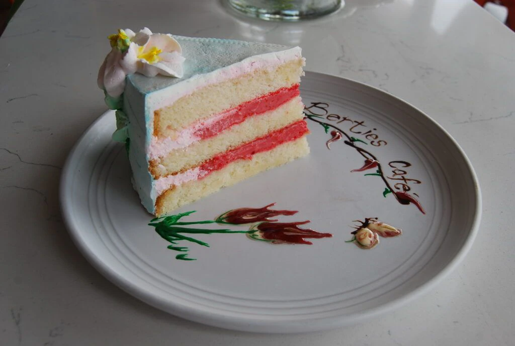 berties-white-mountain-cafe-donuts-003