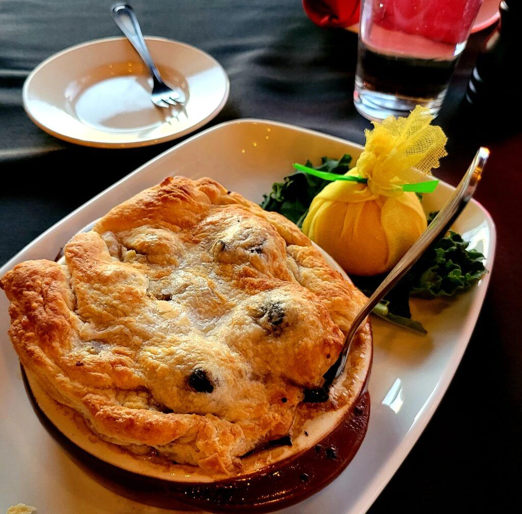 michael-s-steak-chalet-003