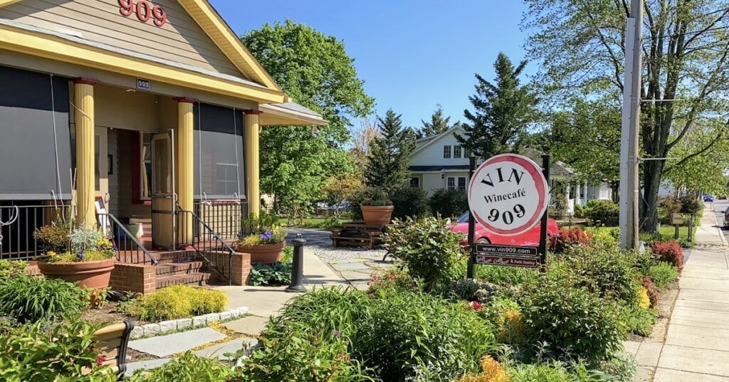 vin-909-winecafe-001