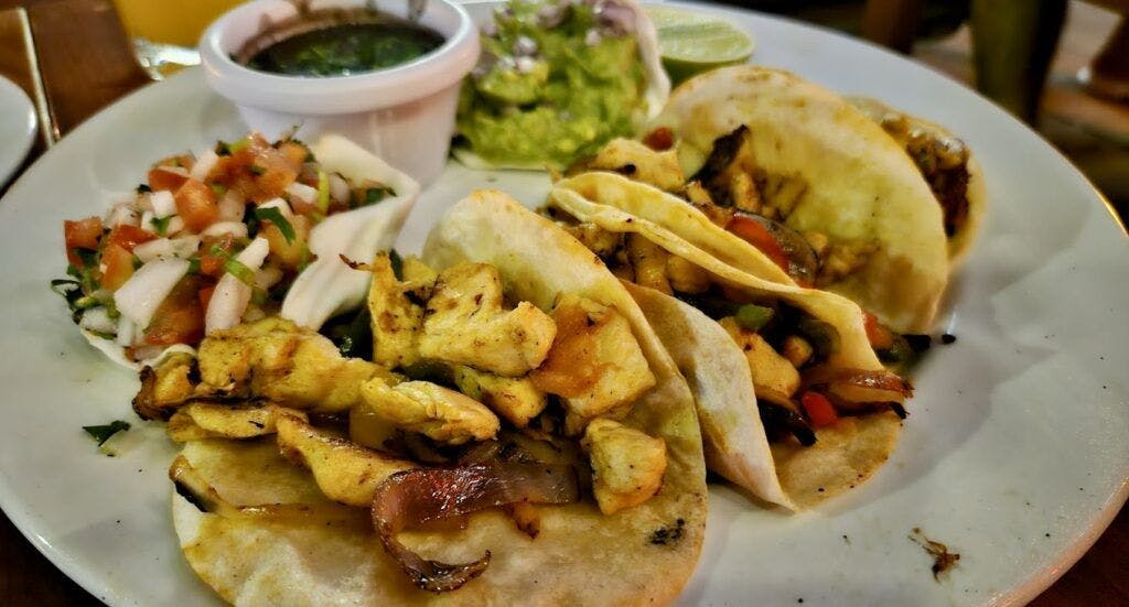 muza-surf-bar-and-restaurant-004