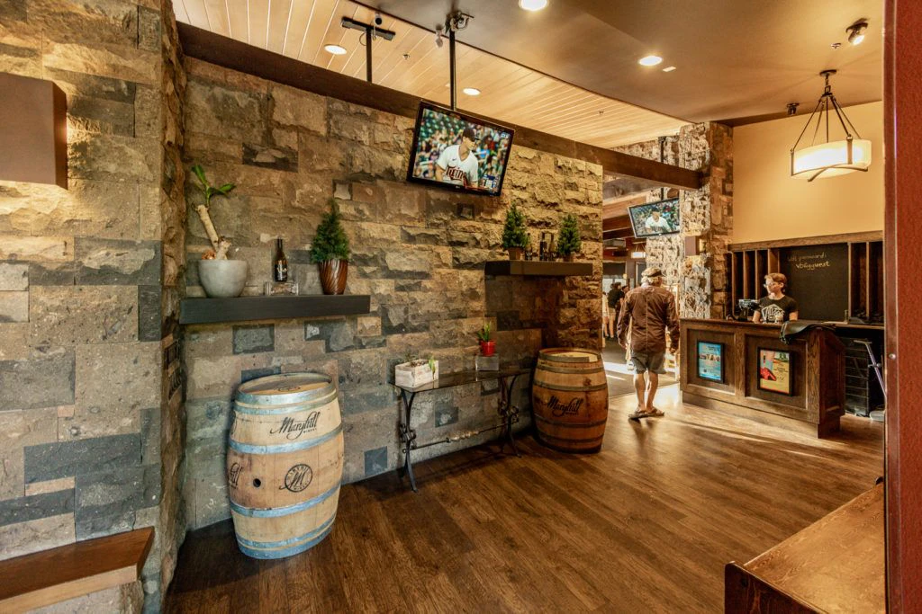 village-bar-and-grill-005