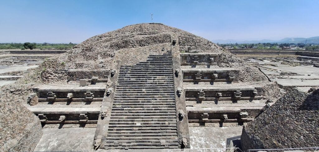 pyramids-of-teotihuacan-003