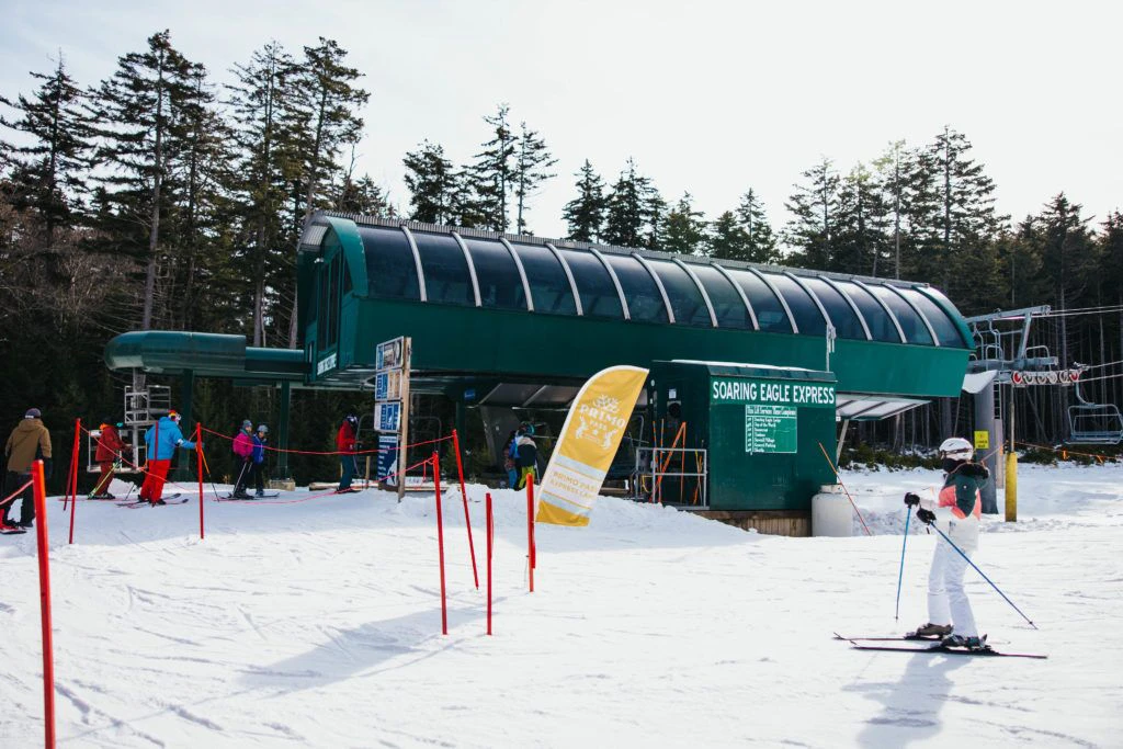 skiing-and-snowboarding-on-snowshoe-mountain-018