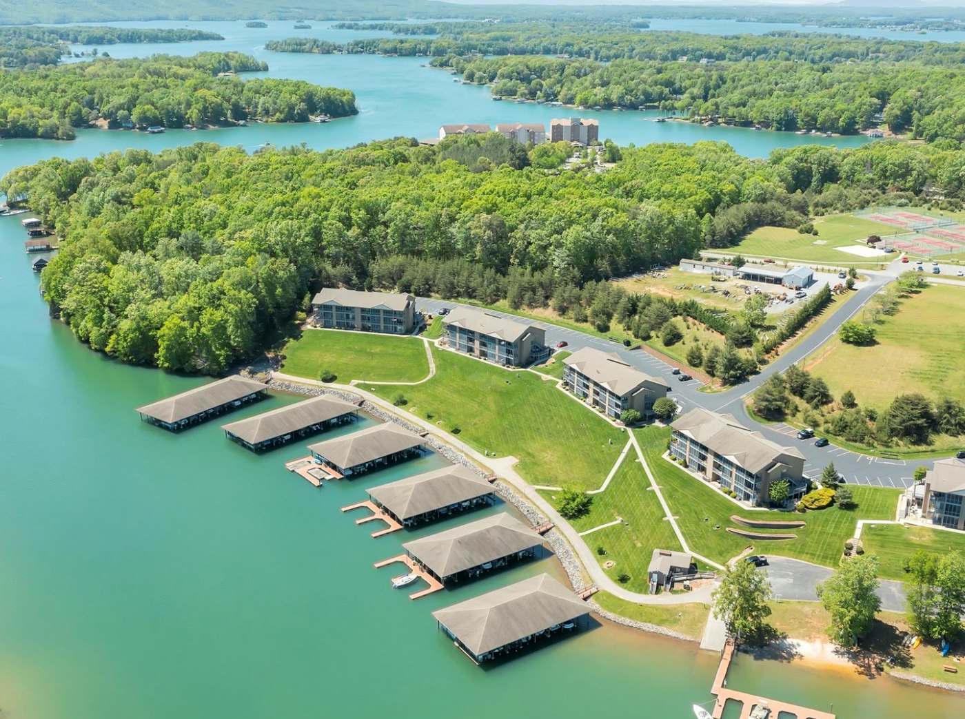 welcoming-the-smith-mountain-lake-branch-hero