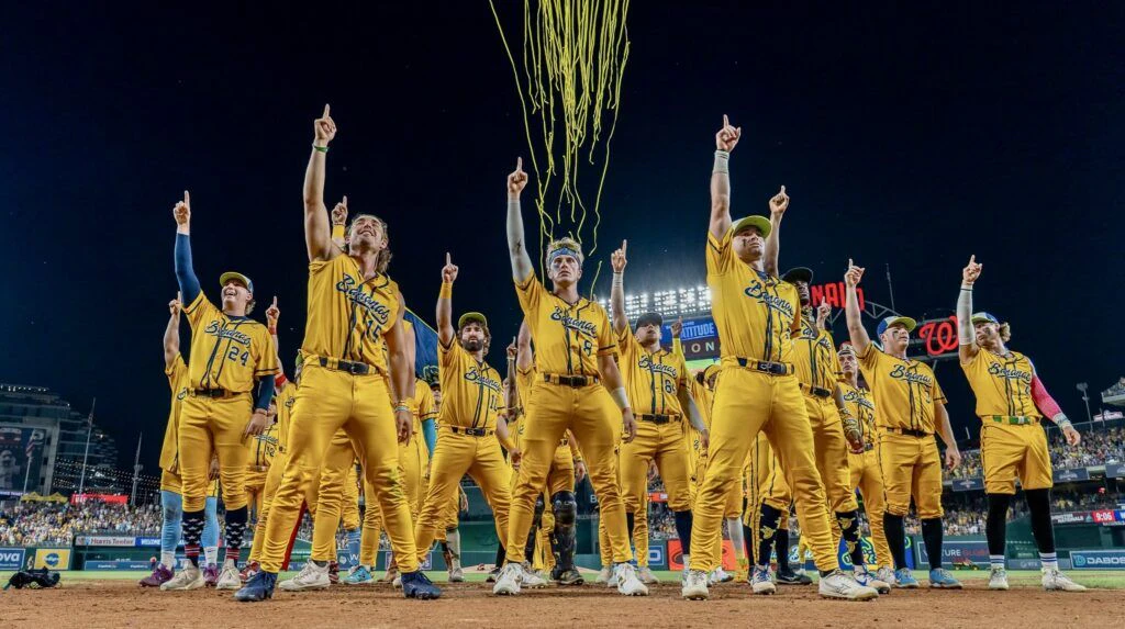 savannah-bananas-001