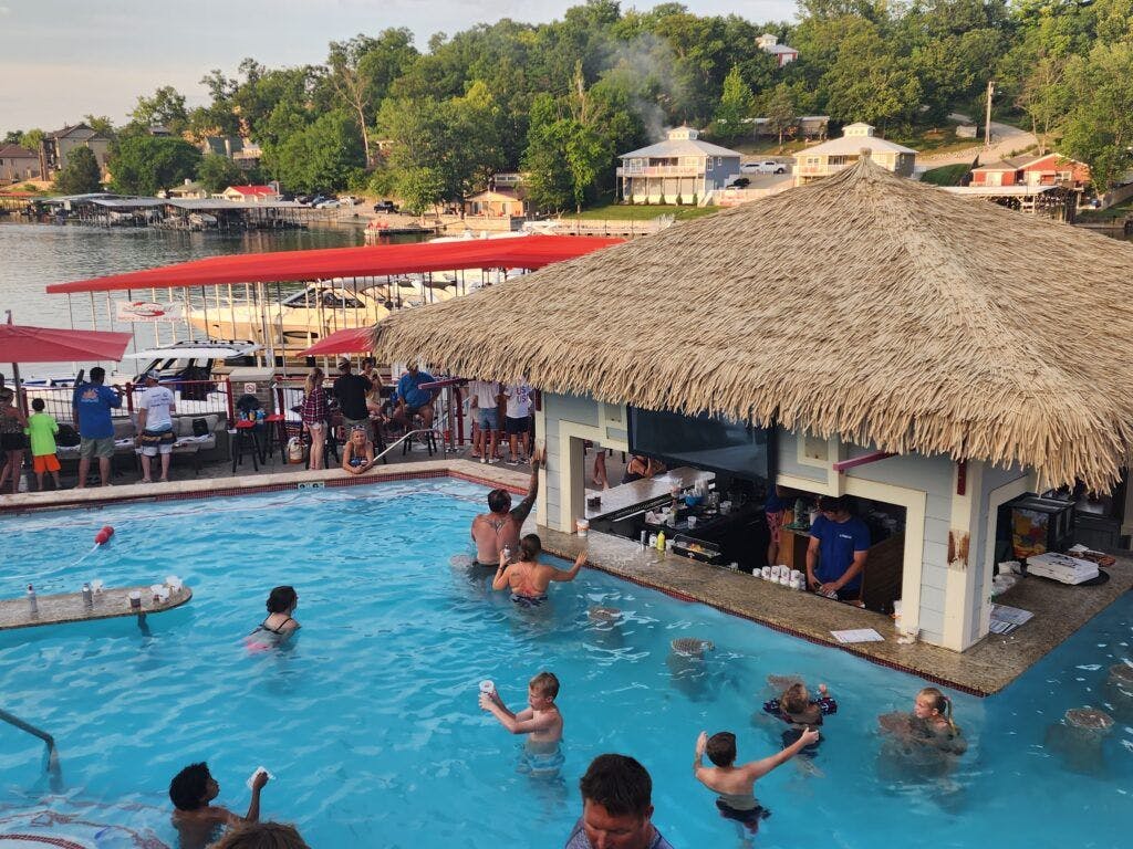 redhead-lakeside-grill-004