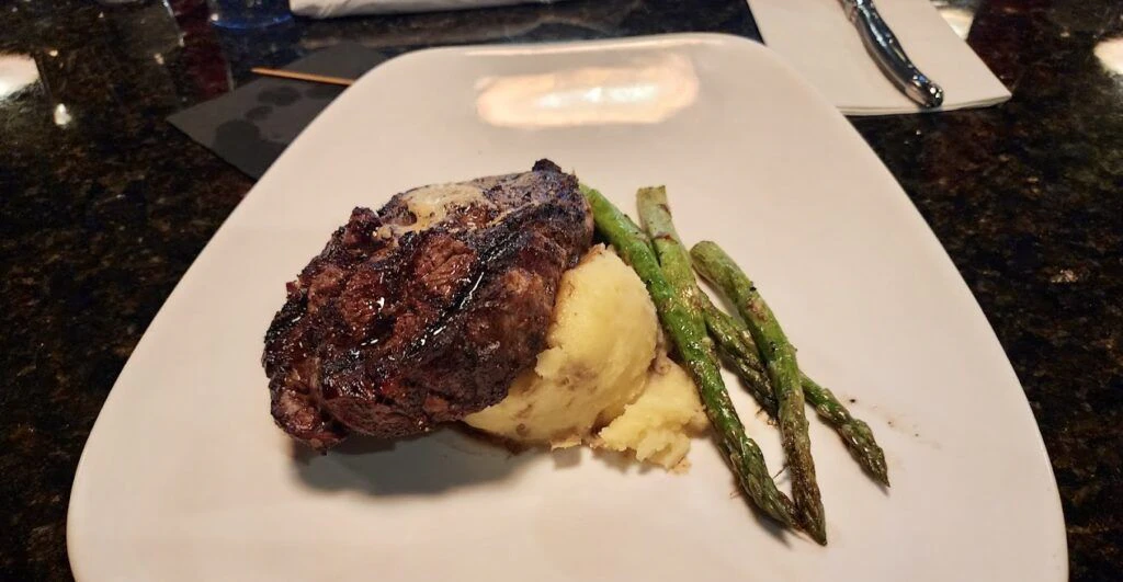 table-9-seafood-restaurant-003