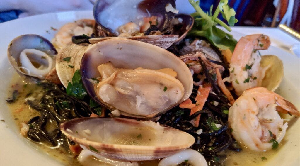 toma-restaurant-and-bar-003