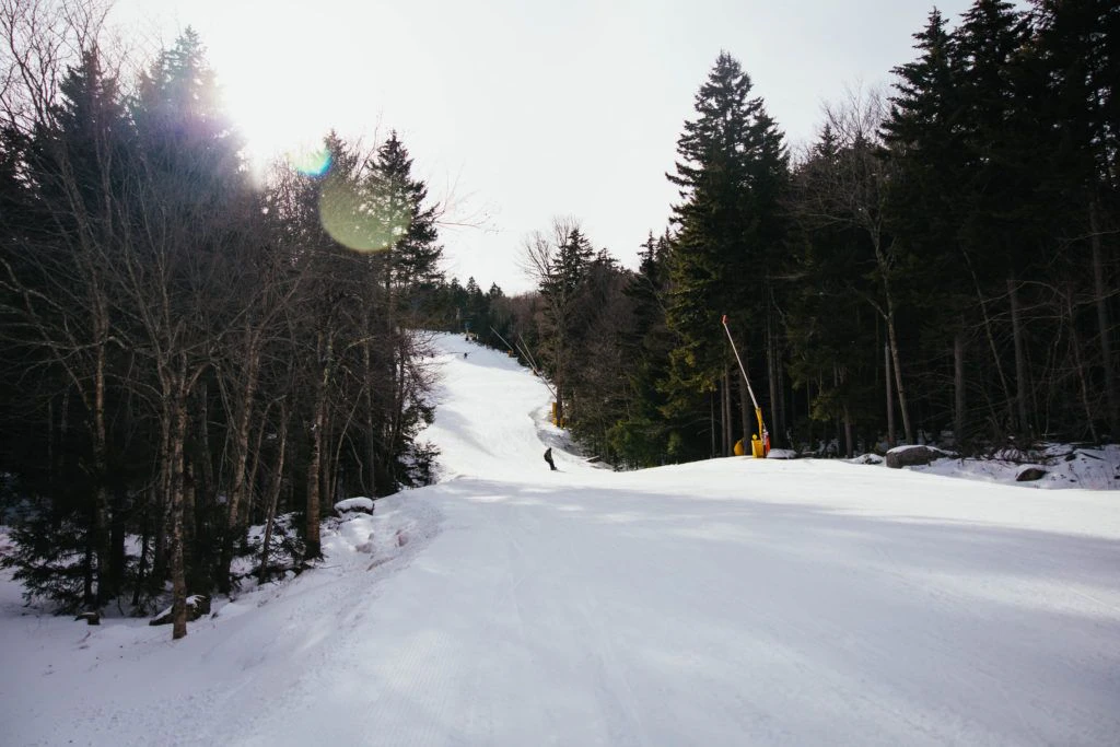 skiing-and-snowboarding-on-snowshoe-mountain-017