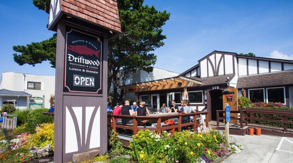 driftwood-restaurant-and-lounge-001