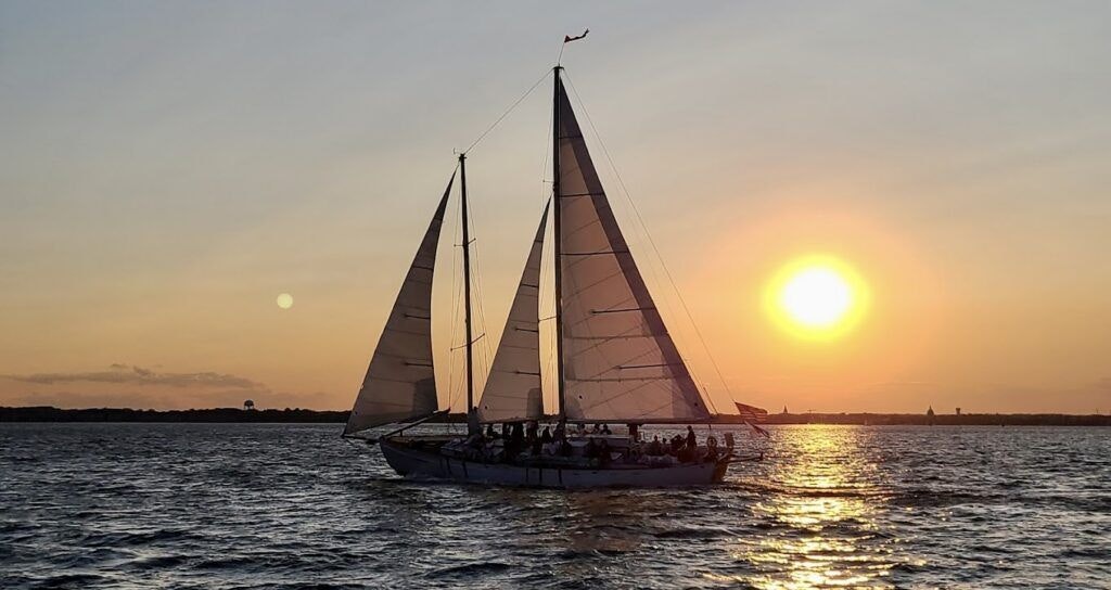 schooner-woodwind-sailing-cruises-003