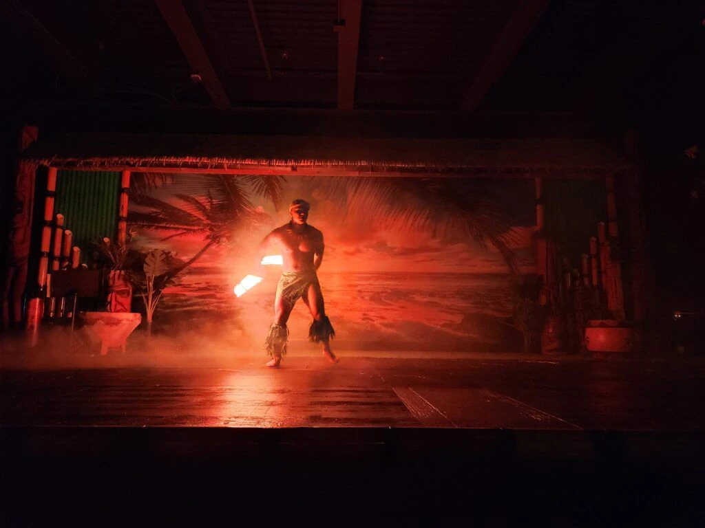 polynesian-fire-luau-and-dinner-show-002