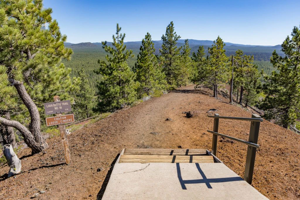 lava-butte-and-lands-visitor-center-054