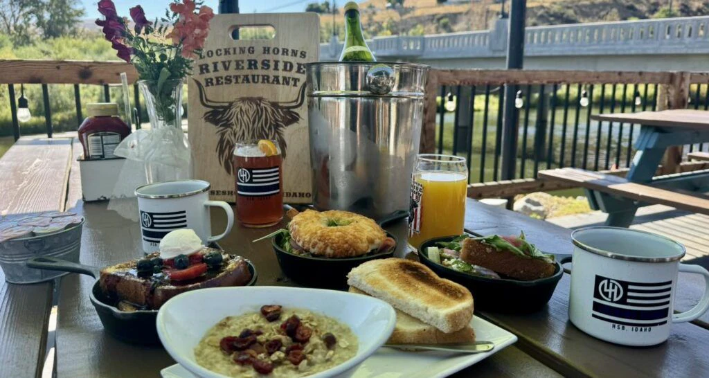 locking-horns-riverside-restaurant-002