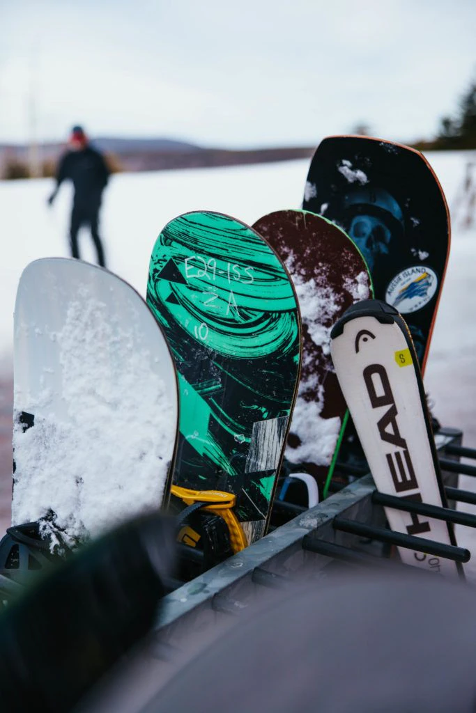 skiing-and-snowboarding-on-snowshoe-mountain-014