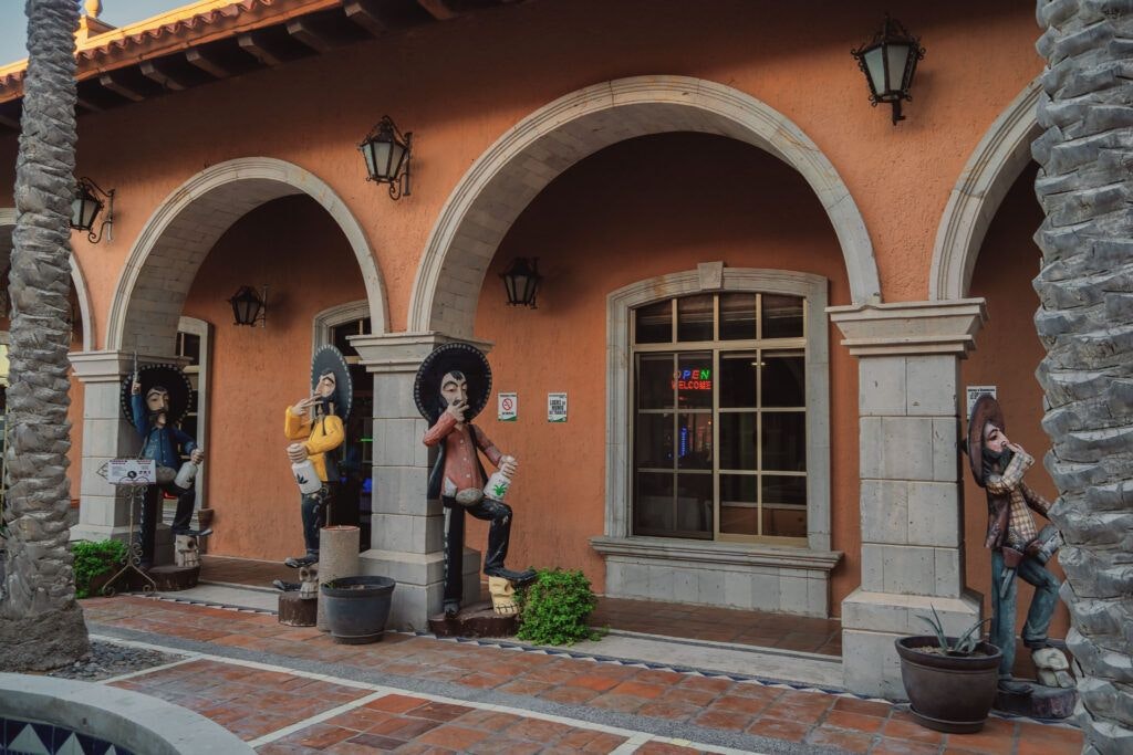 emiliano-s-sport-bar-004