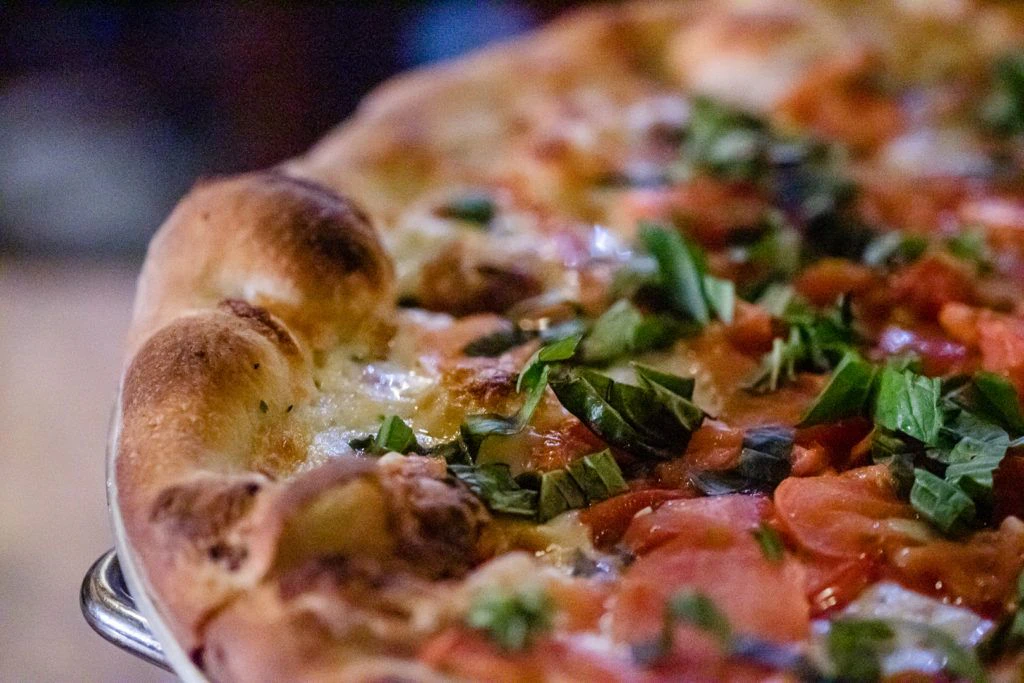 mama-teresa-s-flying-pizza-009